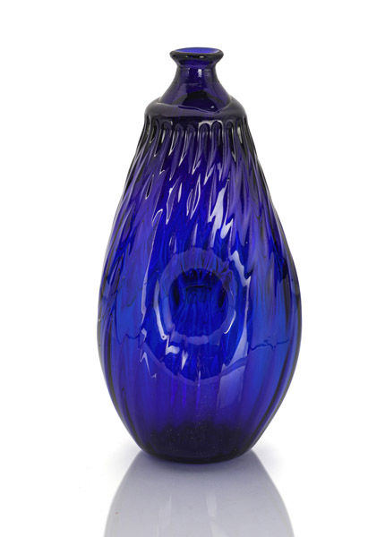 <b>Nabelflasche aus kobaltblauem Glas</b>