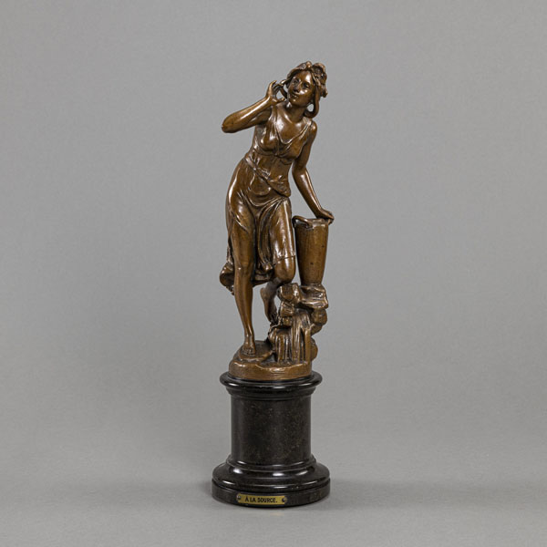 <b>Junge Frau mit Amphore</b>