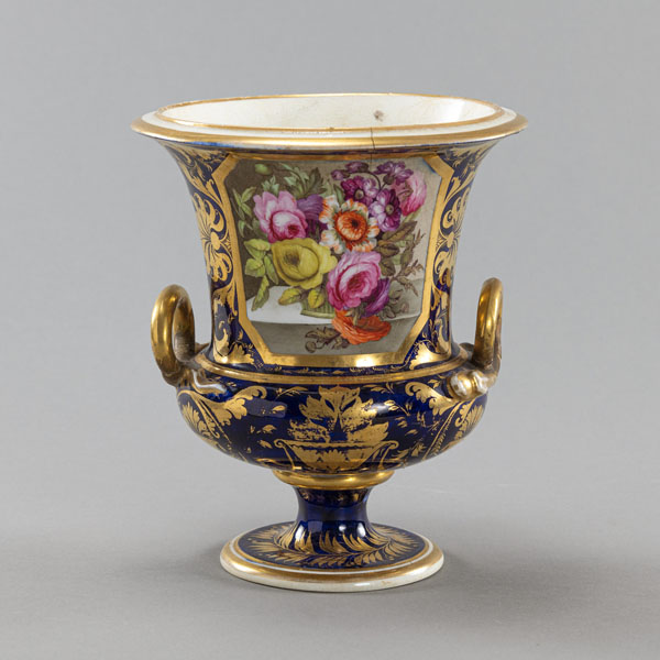 <b>Campana Vase mit Floraldekor und Kobaltfond</b>